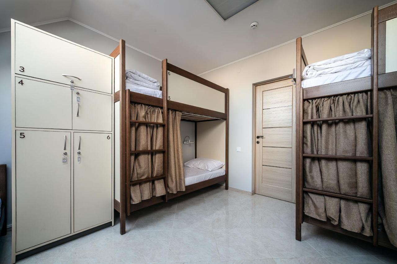 Ostriv Hostel Lviv Buitenkant foto