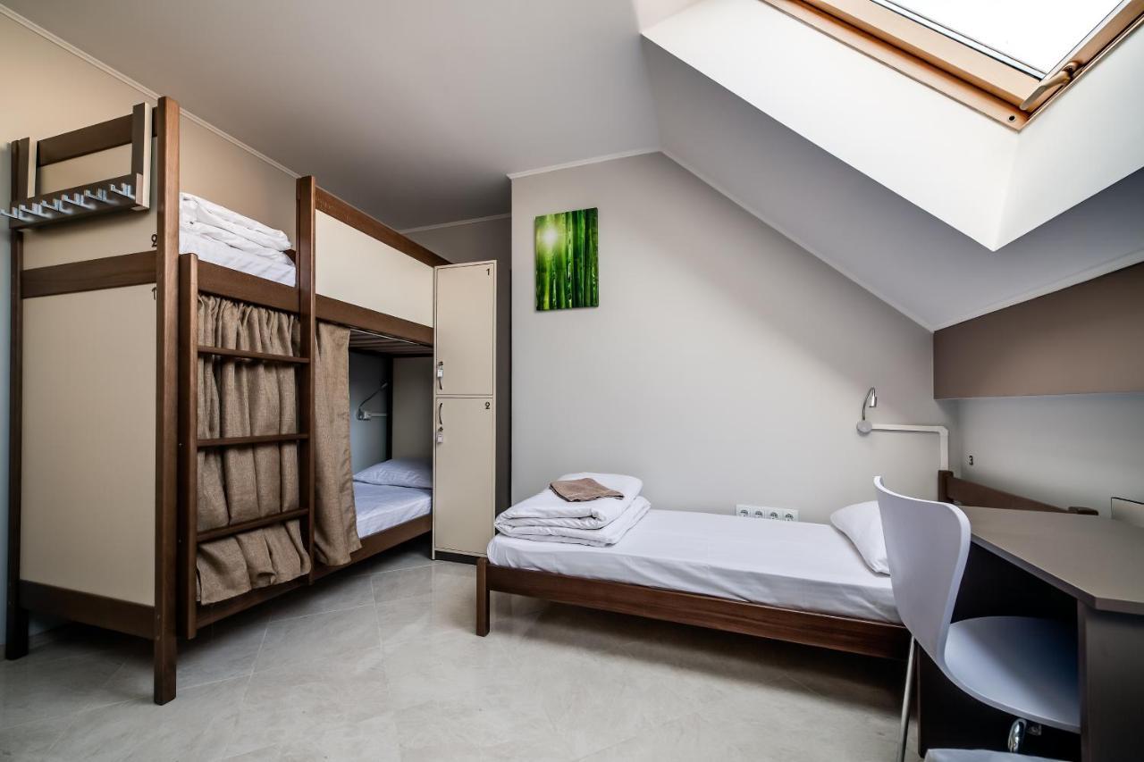 Ostriv Hostel Lviv Buitenkant foto