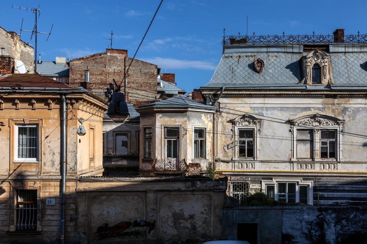 Ostriv Hostel Lviv Buitenkant foto