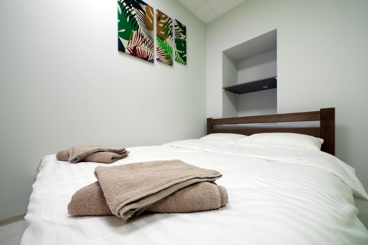 Ostriv Hostel Lviv Buitenkant foto