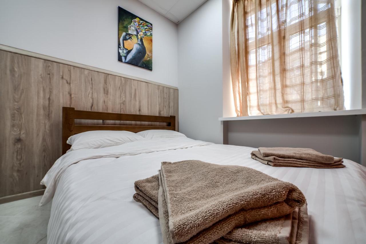 Ostriv Hostel Lviv Buitenkant foto