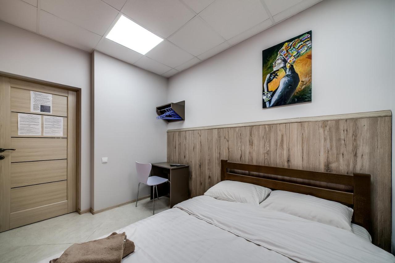 Ostriv Hostel Lviv Buitenkant foto