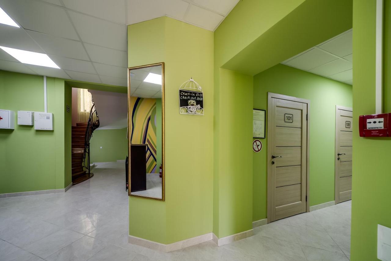Ostriv Hostel Lviv Buitenkant foto