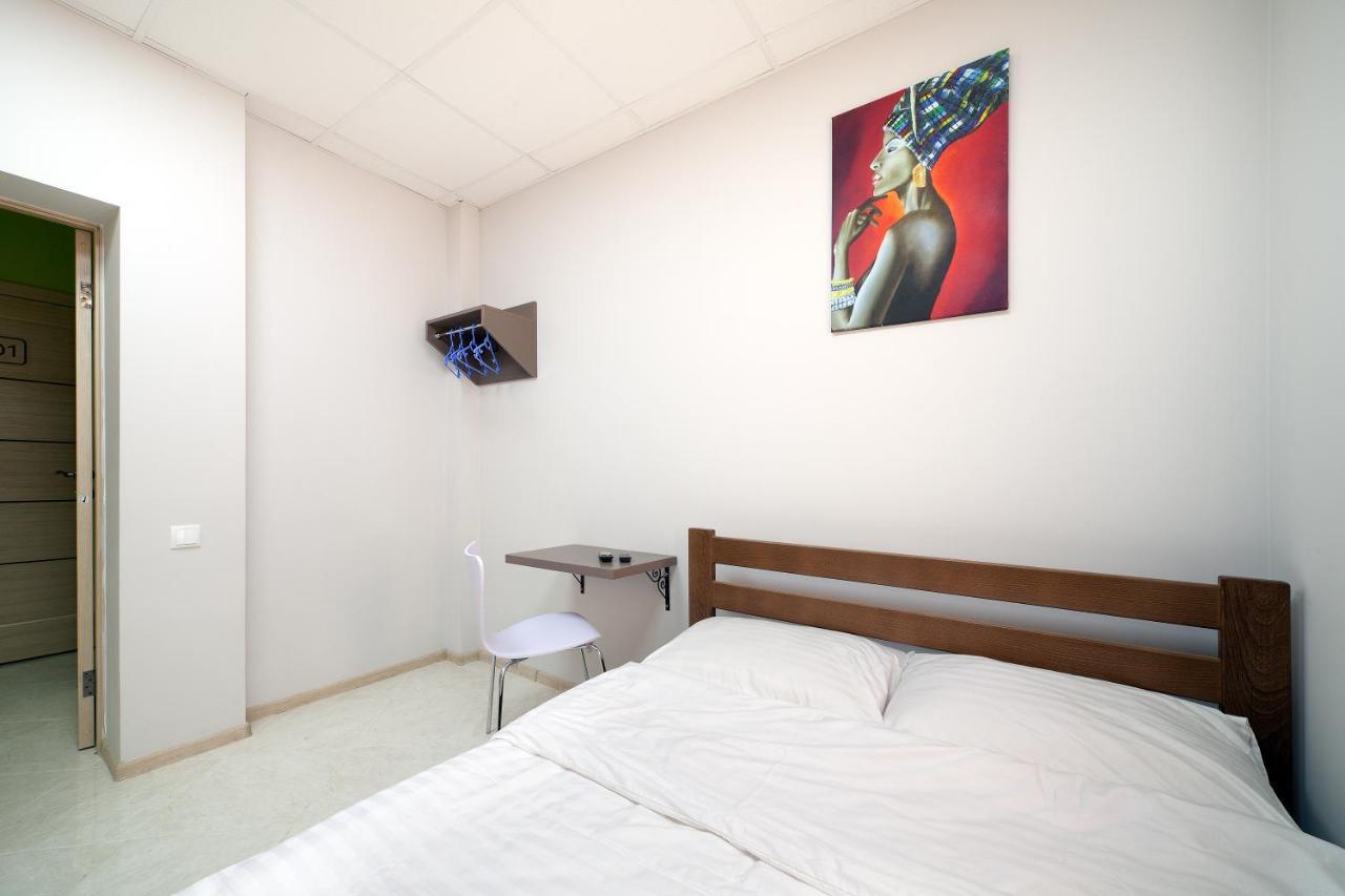 Ostriv Hostel Lviv Buitenkant foto