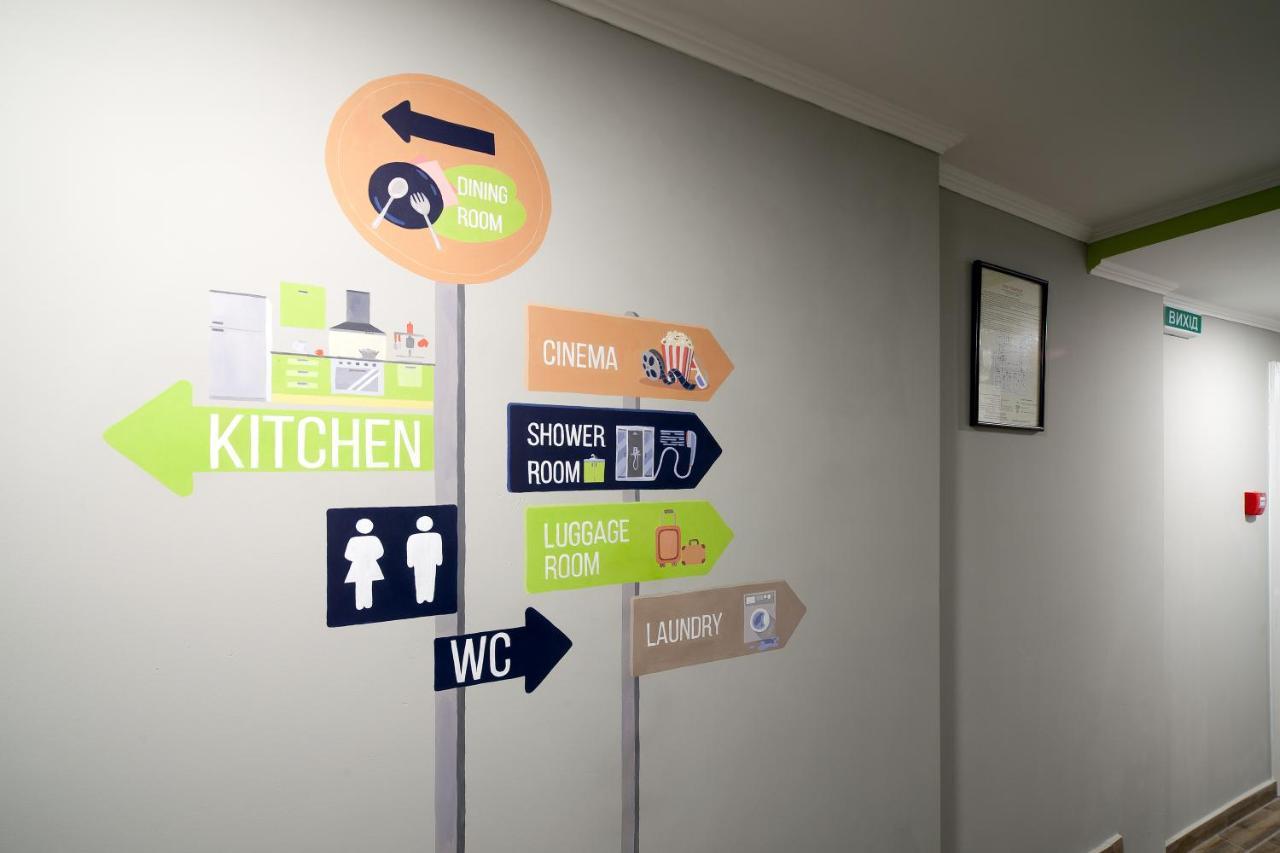 Ostriv Hostel Lviv Buitenkant foto