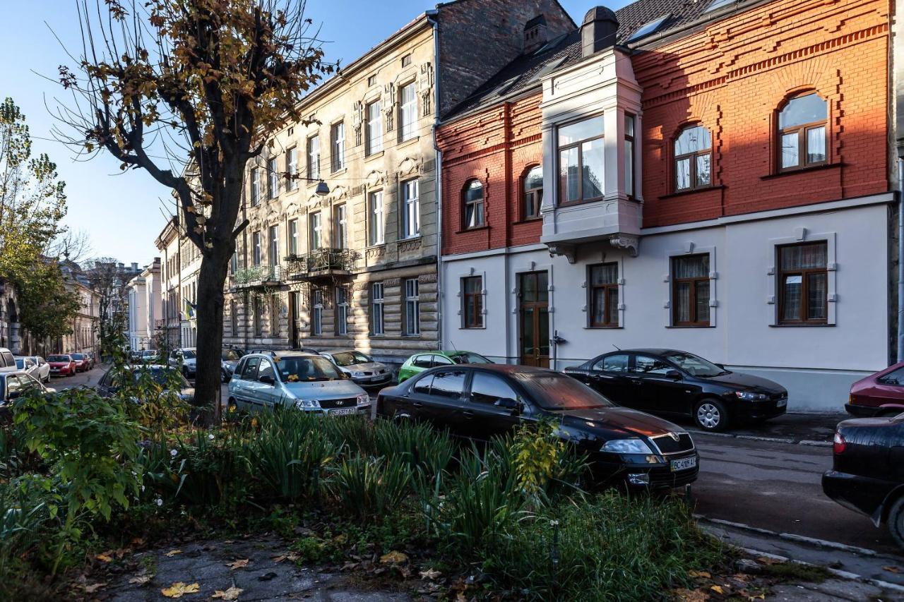 Ostriv Hostel Lviv Buitenkant foto
