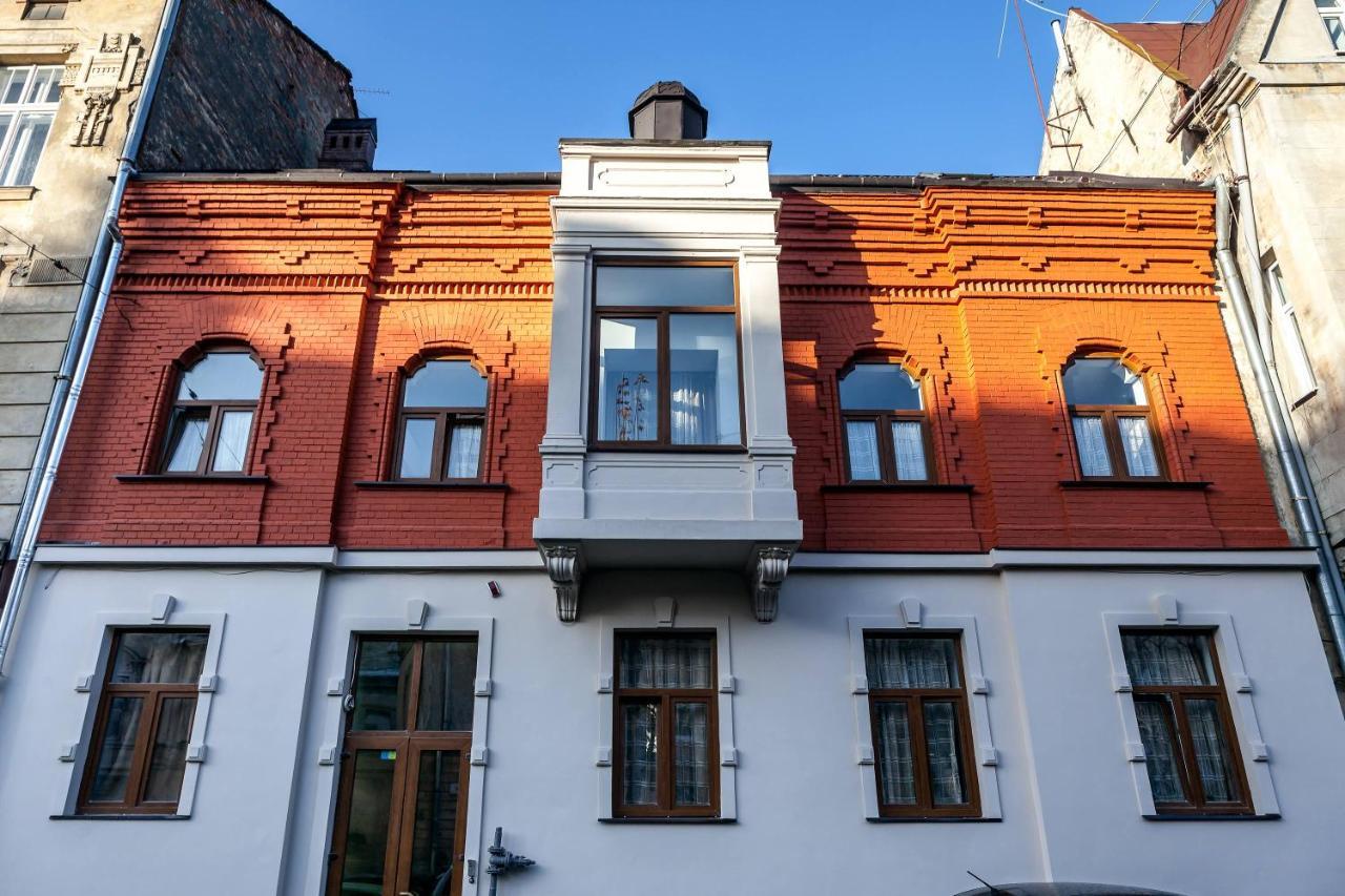Ostriv Hostel Lviv Buitenkant foto